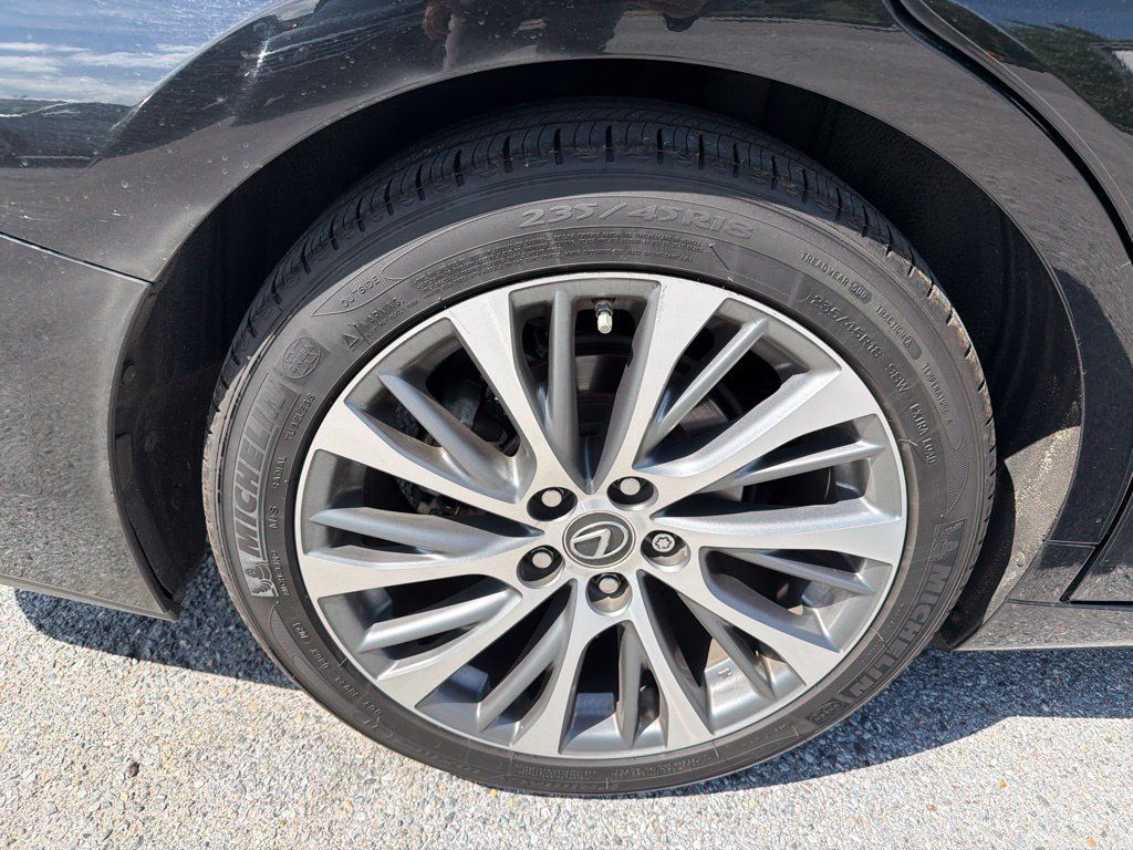 Used 2020 Lexus ES 350 w/ Premium Package FWD image 13
