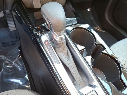 Used 2025 Chevrolet Trax LT image 14