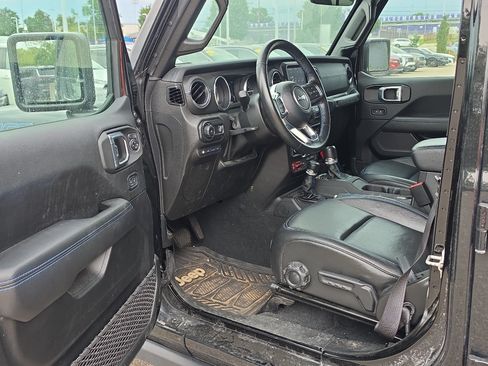 Used 2023 Jeep Wrangler Unlimited Rubicon 4xe w/ Cold Weather Group AWD/4WD image 9