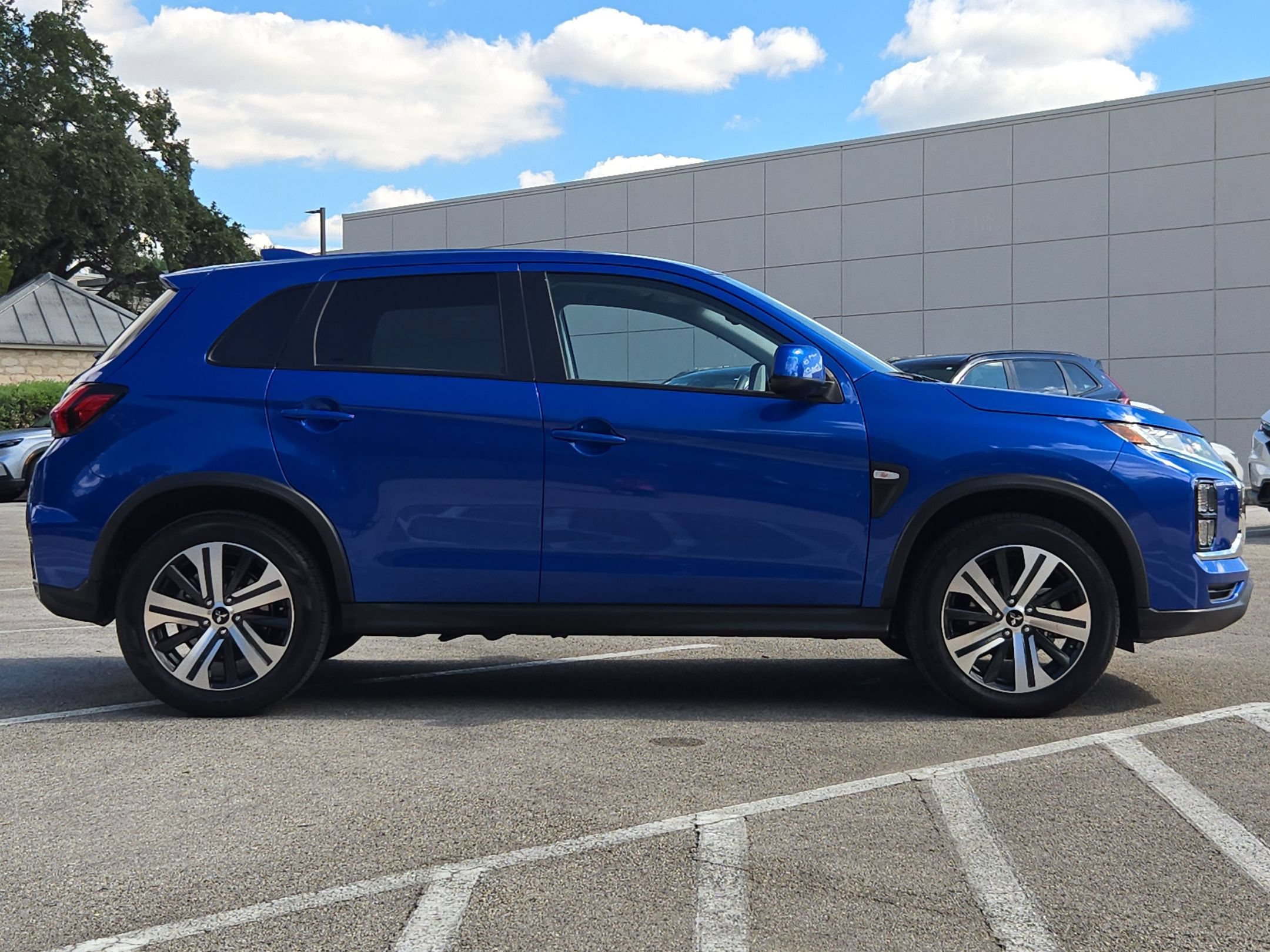 Used 2026 Mitsubishi Outlander Sport ES AWD/4WD image 2