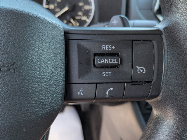 Used 2025 Nissan Rogue S FWD image 17