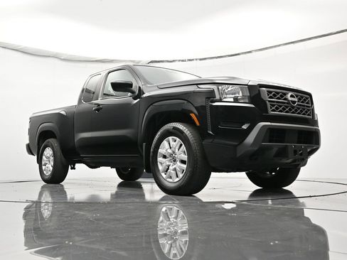 Used 2022 Nissan Frontier SV w/ Technology Package image 38