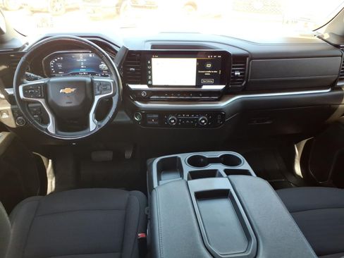 Used 2022 Chevrolet Silverado 1500 LT w/ Z71 Off-Road Package AWD/4WD image 20