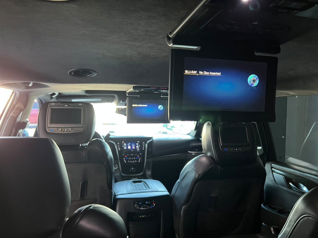 Used 2016 Cadillac Escalade ESV Platinum AWD/4WD image 25