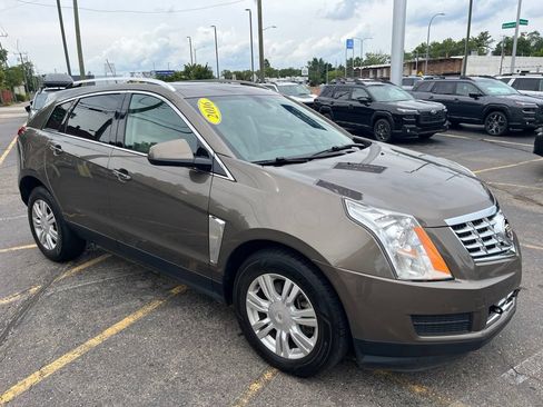 Used 2016 Cadillac SRX Luxury FWD image 3