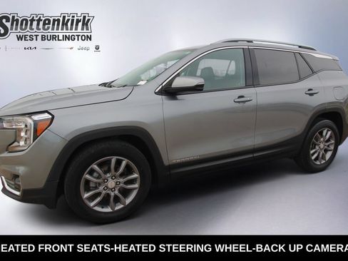 Used 2024 GMC Terrain SLT FWD image 1