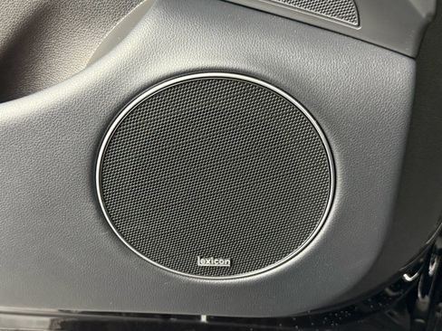 Used 2025 Genesis GV70 2.5T Sport Prestige w/ Sport Prestige Package image 17