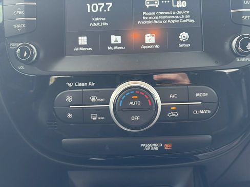 Used 2019 Kia Soul ! FWD image 16