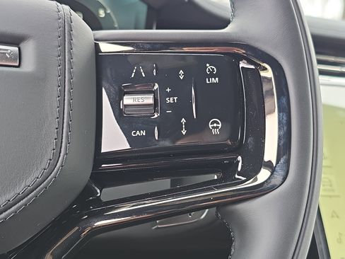 New 2026 Land Rover Range Rover Sport Dynamic SE image 18