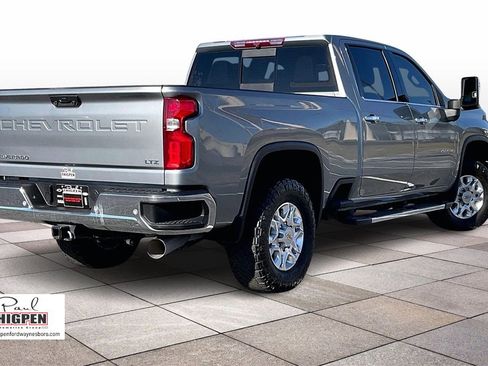 Used 2024 Chevrolet Silverado 2500 LTZ w/ LTZ Convenience Package image 12