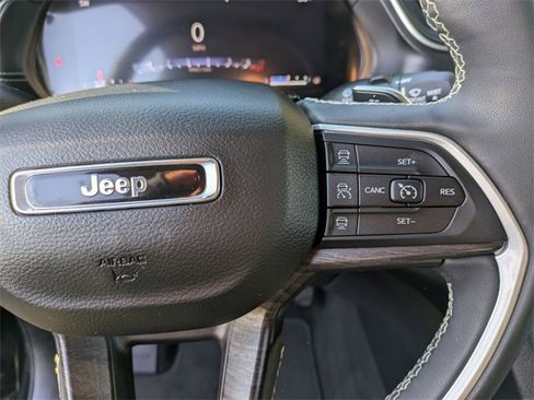 Certified 2023 Jeep Grand Cherokee L Limited w/ Black Appearance Package image 15