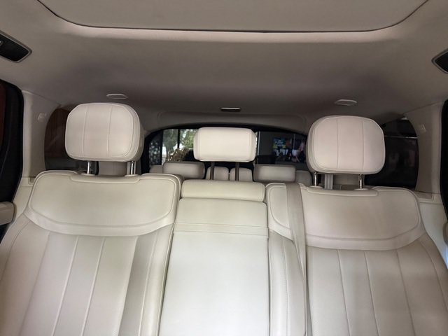 Used 2024 Land Rover Range Rover Long Wheelbase SE AWD/4WD image 19