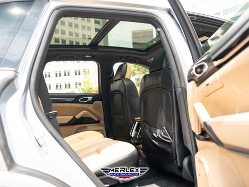 Used 2017 Porsche Cayenne S Platinum w/ Premium Package Plus (Pjy) image 19