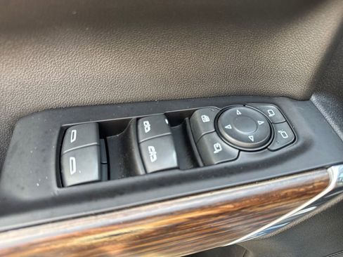 Used 2019 Chevrolet Silverado 1500 High Country w/ Technology Package AWD/4WD image 25