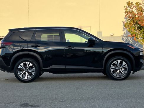 Certified 2023 Nissan Rogue SV image 3