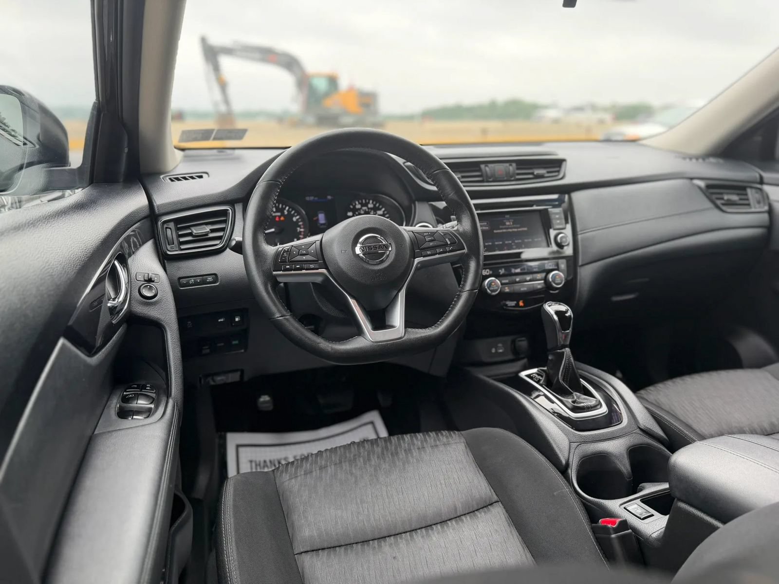 Used 2018 Nissan Rogue SV AWD/4WD image 13