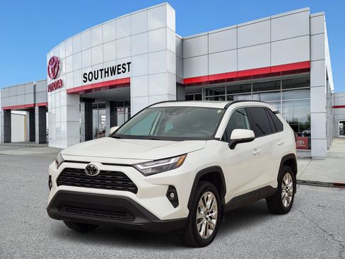 Used 2025 Toyota RAV4 XLE Premium FWD image 2