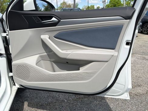 New 2026 Volkswagen Jetta SE FWD image 5