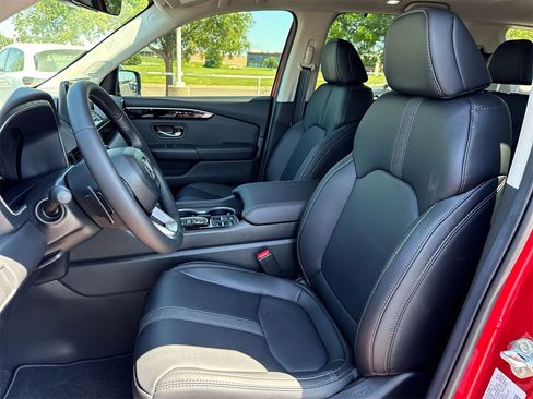 New 2025 Honda Pilot Touring image 11