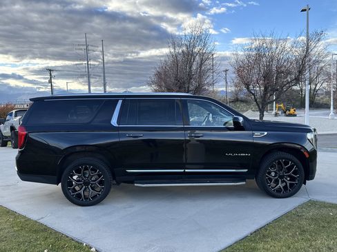 Used 2021 GMC Yukon XL SLT image 6