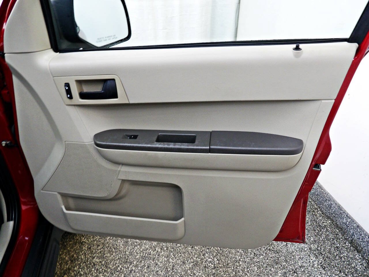 Used 2009 Ford Escape XLS FWD image 11