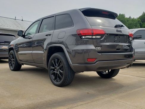 Used 2021 Jeep Grand Cherokee Laredo X AWD/4WD image 6