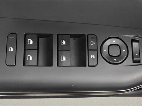 Used 2025 Kia K4 image 23