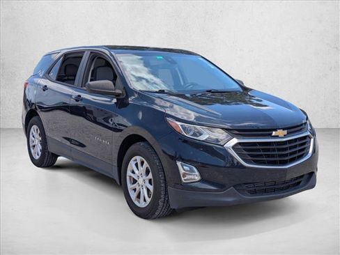Used 2020 Chevrolet Equinox LS w/ LS Convenience Package FWD image 3