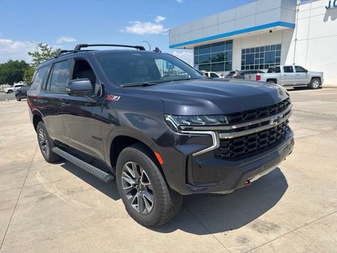 Used 2022 Chevrolet Tahoe Z71 w/ Luxury Package AWD/4WD image 3