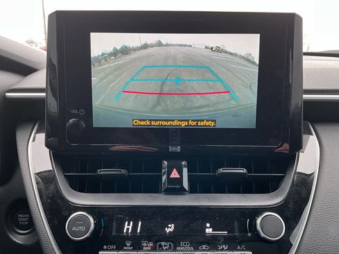 Used 2024 Toyota Corolla Cross LE image 23