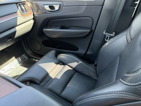 Certified 2023 Volvo XC60 B5 Ultimate w/ Protection Package Premier image 16