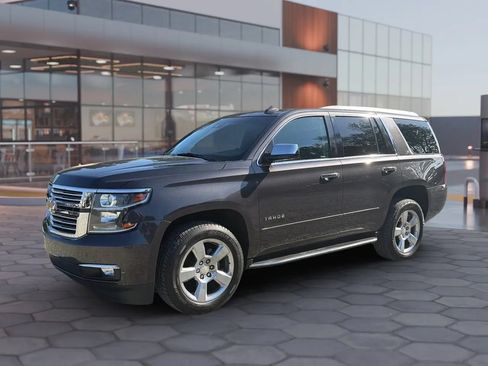 Used 2018 Chevrolet Tahoe Premier RWD image 2