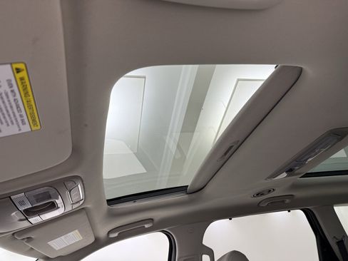 Used 2022 Kia Telluride SX w/ Towing Package image 13