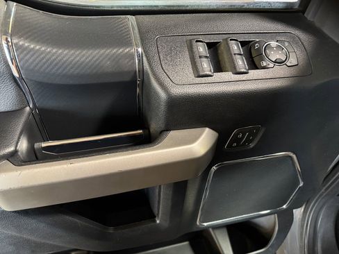 Used 2020 Ford F150 Lariat w/ Equipment Group 502A Luxury AWD/4WD image 14