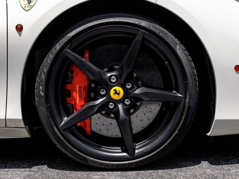 Used 2019 Ferrari 488 Spider RWD image 38