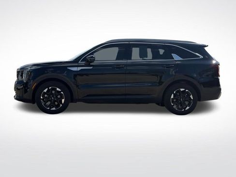 Certified 2025 Kia Sorento S FWD image 8