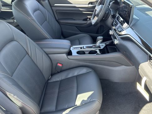 New 2025 Nissan Altima 2.5 SR w/ SR Premium Package image 19