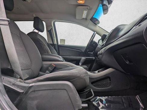 Used 2017 Dodge Journey SE w/ Flexible Seating Group image 18