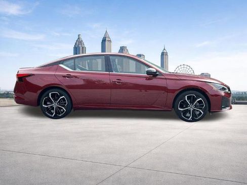 Certified 2025 Nissan Altima 2.5 SR FWD image 26