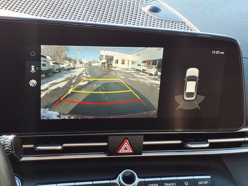 Used 2023 Hyundai Elantra Limited FWD image 12
