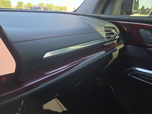 Used 2025 Chevrolet Traverse RS AWD/4WD image 20