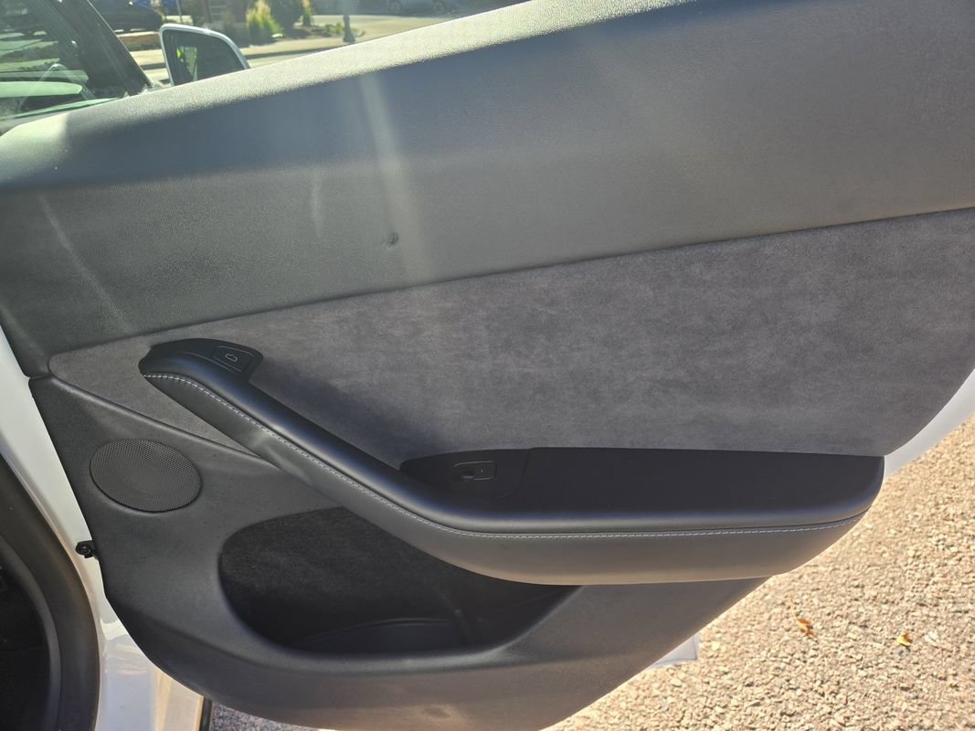 Used 2023 Tesla Model Y Long Range AWD/4WD image 22