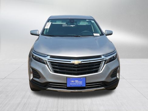 Used 2024 Chevrolet Equinox LT AWD/4WD image 2