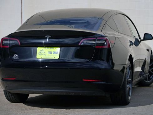 Used 2022 Tesla Model 3 RWD image 5