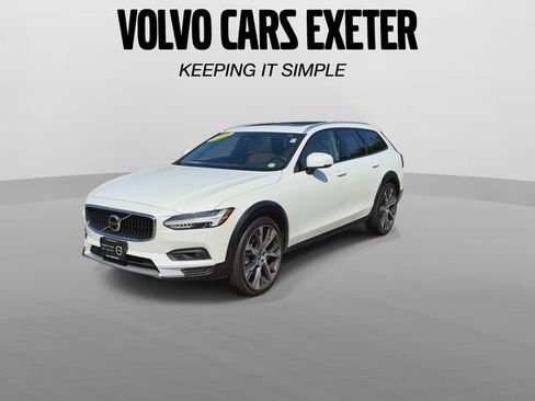 Certified 2025 Volvo V90 B6 Cross Country Ultra w/ Climate Package AWD/4WD image 4