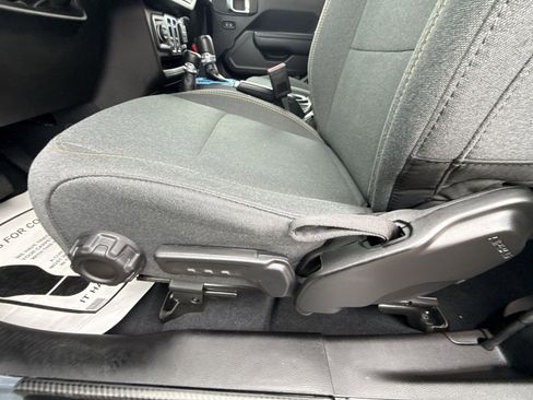 Used 2024 Jeep Wrangler Sport S image 14