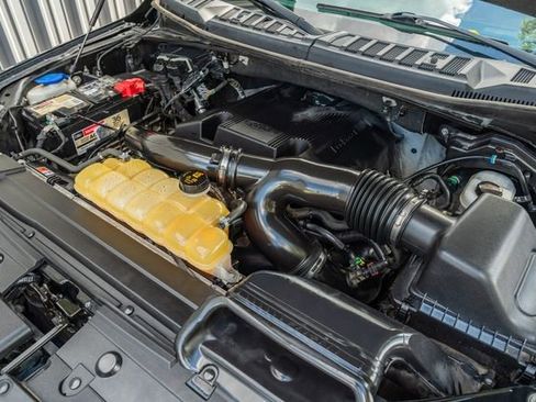 Used 2018 Ford F150 Platinum w/ Equipment Group 701A Luxury image 15