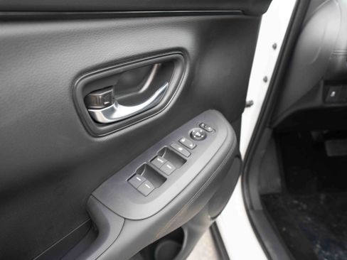 New 2026 Honda HR-V LX image 7