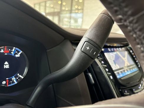 Used 2017 Cadillac Escalade ESV Luxury image 16