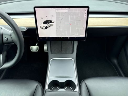 Used 2021 Tesla Model Y Performance image 20